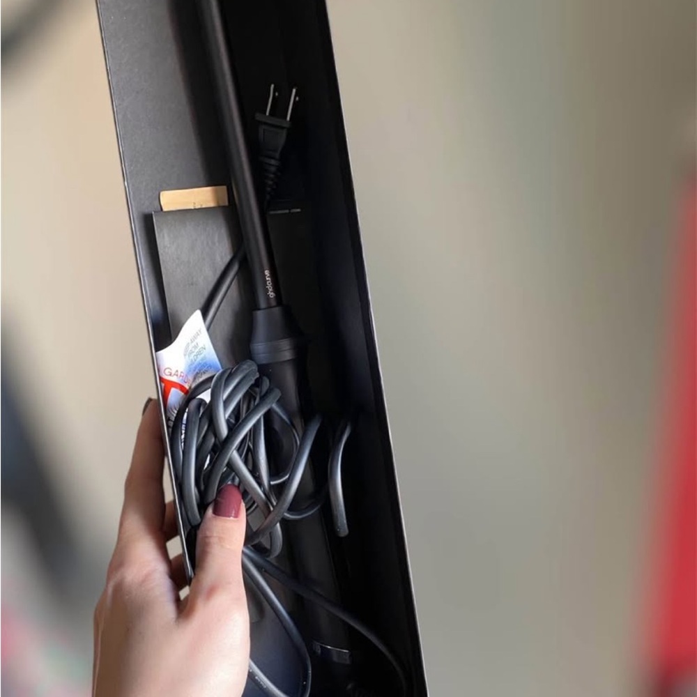 GHD Thin Curling Wand - Picture 2 of 5